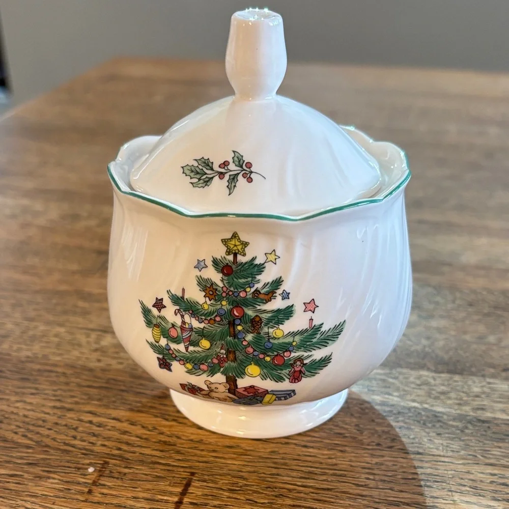 Nikko Happy Holidays Sugar and Creamer Set with Christmas Tree Design Like New! - Picture 10 of 10